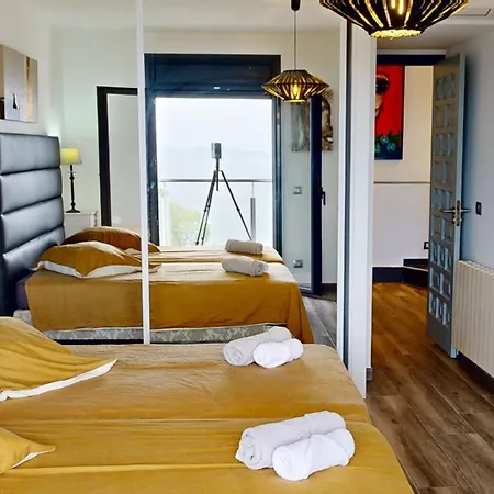 Maison De 130 M2 Et De 40m2, Vue Et Jacuzzi Villa *